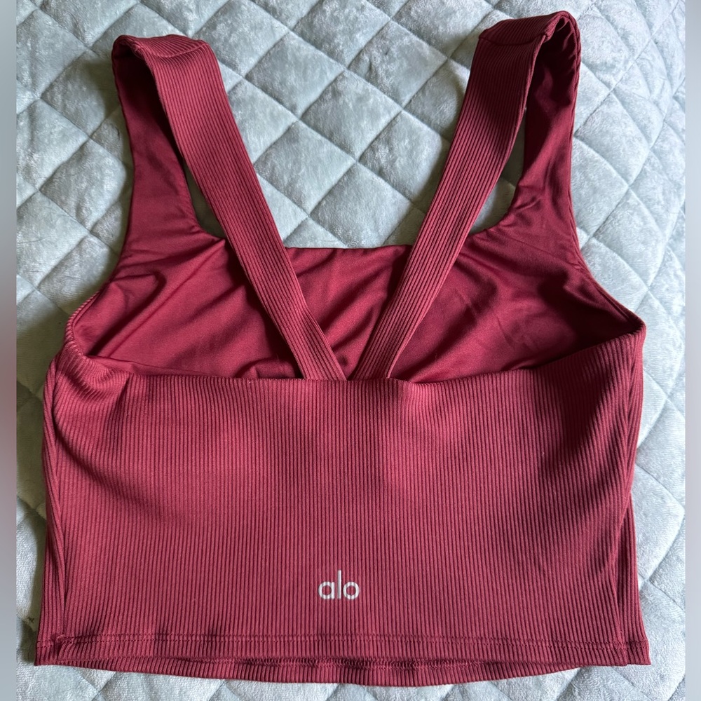 ALO YOGA ribbed cropped tank size medium